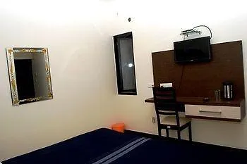 Divine Destination Hotel Varanasi 2*,